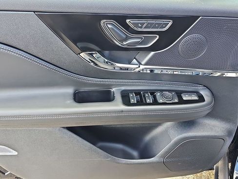 Used 2025 Lincoln Corsair Reserve w/ Jet Appearance Package image 23