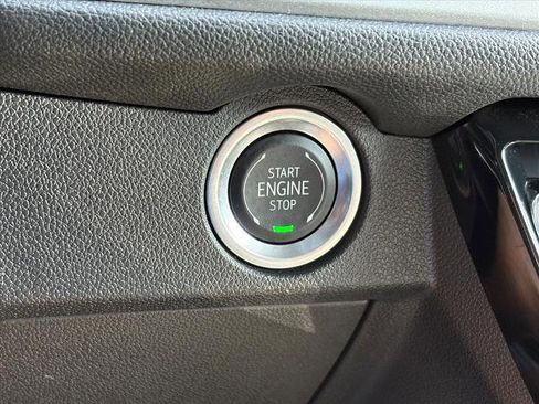 Certified 2025 Chevrolet Traverse LT image 17