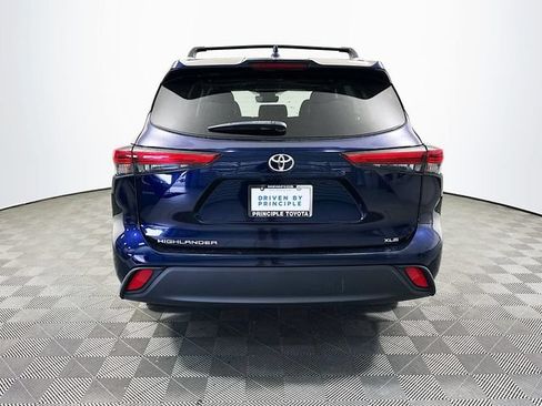 Used 2023 Toyota Highlander XLE FWD image 7