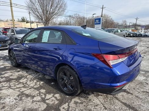 Certified 2023 Hyundai Elantra SEL w/ Preferred Accessory Package image 15