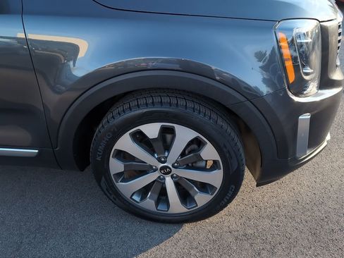 Used 2020 Kia Telluride S w/ S 8 Passenger Seating Package image 3