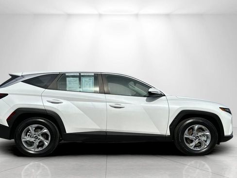 Used 2022 Hyundai Tucson SE image 3