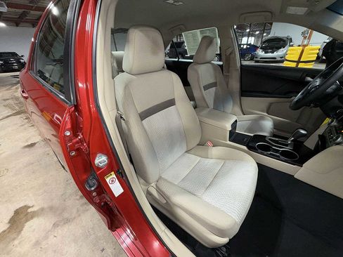 Used 2012 Toyota Camry LE image 16