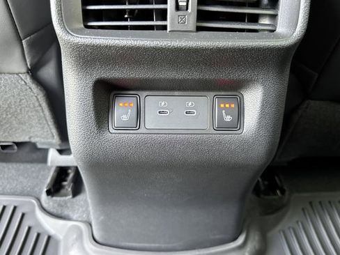 Used 2025 Nissan Murano Platinum image 13