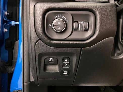 Used 2023 RAM 1500 Laramie AWD/4WD image 40
