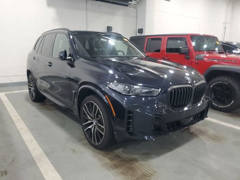 Used 2025 BMW X5 sDrive40i w/ M Sport Package image 2