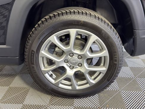 Used 2022 Jeep Compass Latitude w/ Sun and Sound Group image 15