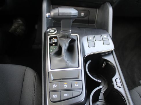 New 2026 Kia Sportage LX FWD image 33
