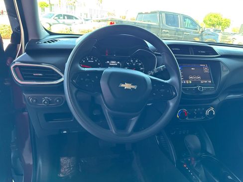 Used 2023 Chevrolet TrailBlazer LT FWD image 15