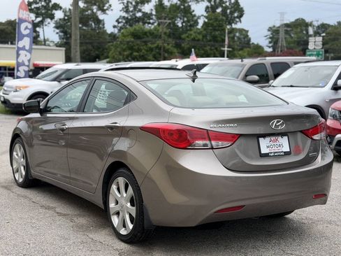 Used 2012 Hyundai Elantra Limited w/ Technology Pkg 5 FWD image 6