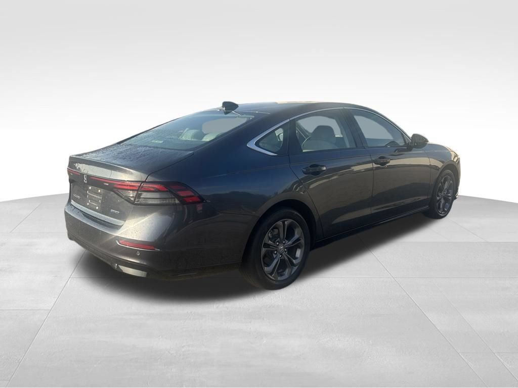 Used 2023 Honda Accord EX-L image 10