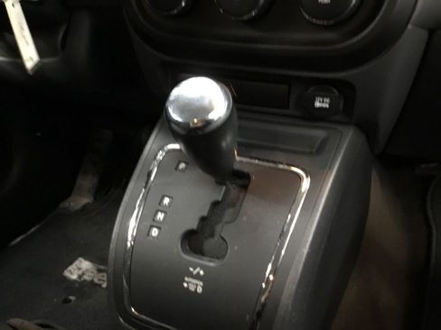 Used 2015 Jeep Patriot Sport w/ Power Value Group image 23