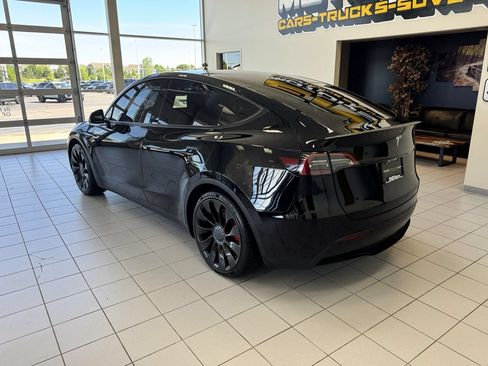 Used 2022 Tesla Model Y Performance AWD/4WD image 2