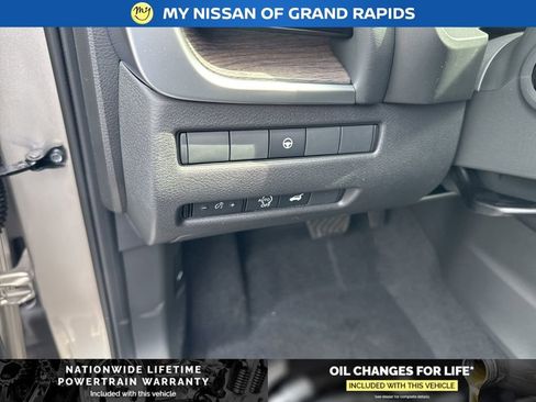 New 2026 Nissan Rogue Platinum AWD/4WD image 18
