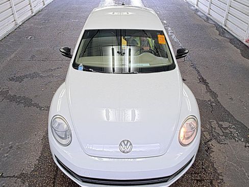 Used 2015 Volkswagen Beetle 1.8T FWD image 2