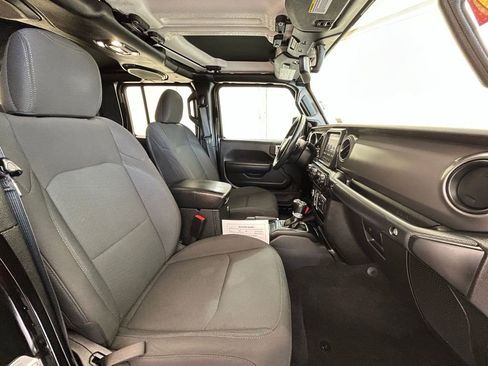 Used 2022 Jeep Gladiator Willys image 14
