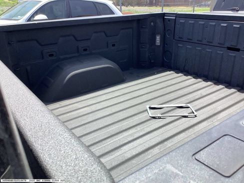 Used 2020 GMC Sierra 1500 SLT RWD image 10
