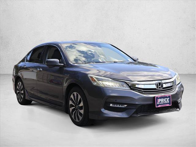Used 2017 Honda Accord Touring image 3