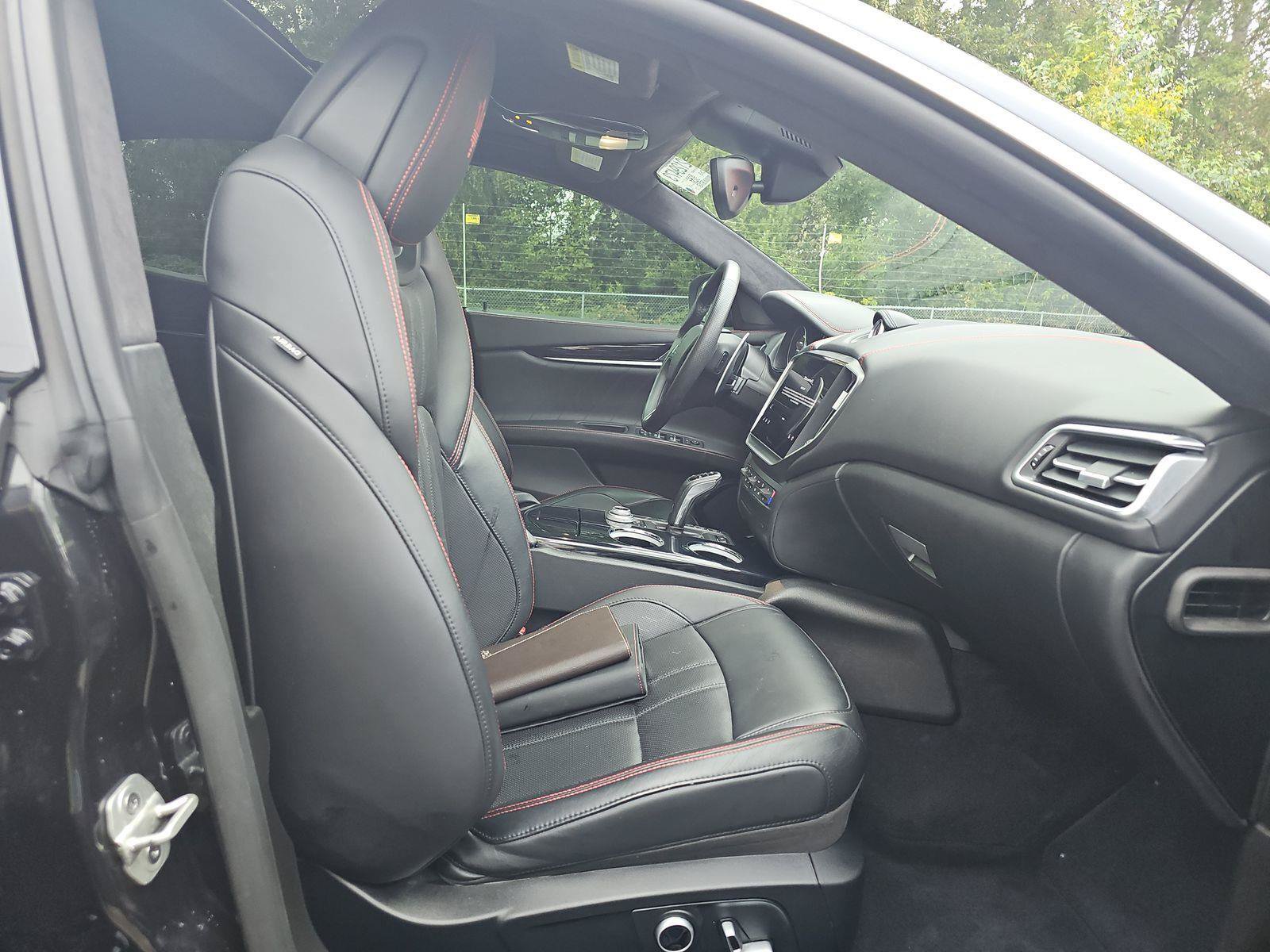Used 2022 Maserati Ghibli Modena Q4 AWD/4WD image 16