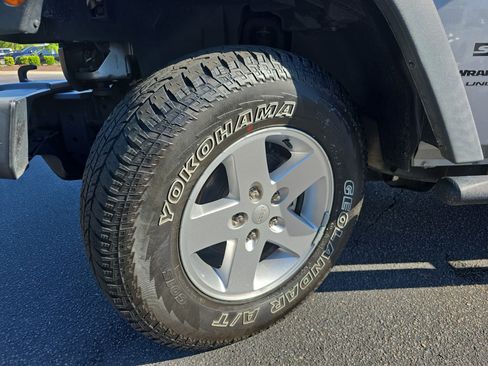 Used 2018 Jeep Wrangler Unlimited Sport S AWD/4WD image 24