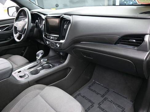 Used 2023 Chevrolet Traverse LT FWD image 48