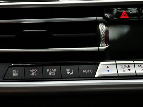 Used 2021 BMW X5 M50i w/ Premium Package image 29