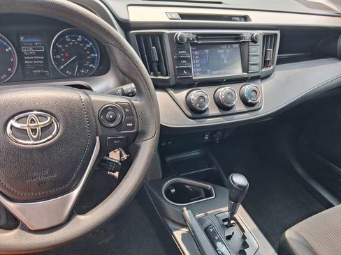 Used 2017 Toyota RAV4 LE AWD/4WD image 22