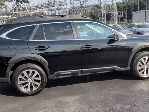 Used 2023 Subaru Outback Premium AWD/4WD image 8