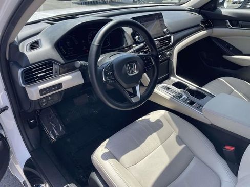 Used 2022 Honda Accord Touring image 8