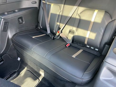 Certified 2025 MAZDA CX-90 3.3 Turbo S w/ Premium Package image 9