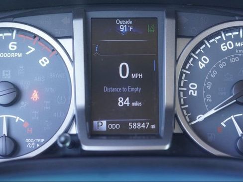 Used 2018 Toyota Tacoma SR5 image 21