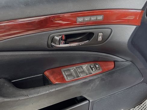 Used 2011 Lexus LS 460 w/ Comfort Pkg image 17