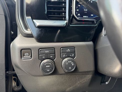 Used 2022 Chevrolet Silverado 1500 LT AWD/4WD image 28