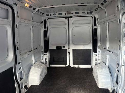 Used 2020 RAM ProMaster 2500 w/ Interior Convenience Group image 21