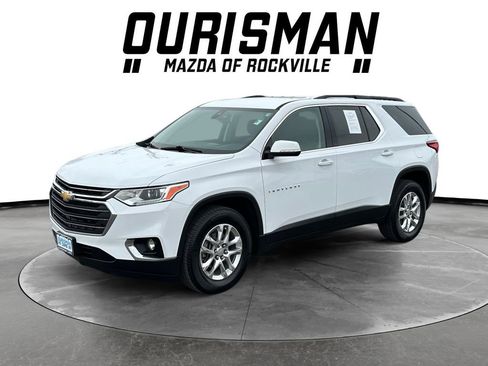 Used 2020 Chevrolet Traverse LT image 2