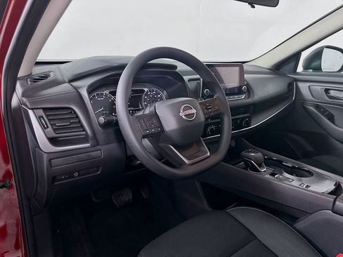 Used 2025 Nissan Rogue S image 9