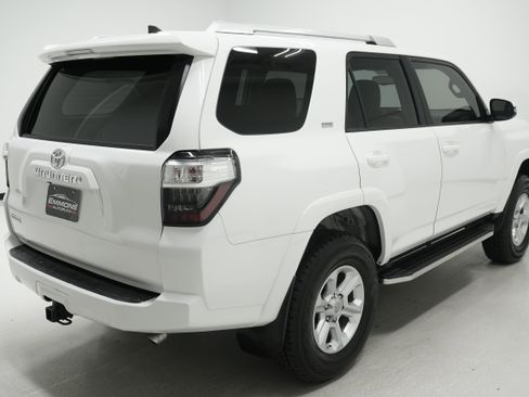 Used 2018 Toyota 4Runner SR5 Premium image 4