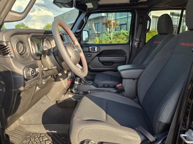 Used 2024 Jeep Gladiator Rubicon w/ Technology Group AWD/4WD image 26