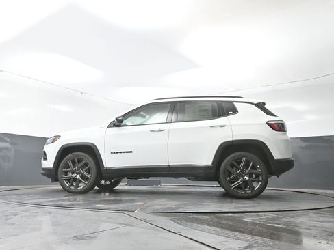 New 2026 Jeep Compass Latitude w/ Sun and Sound Group image 37