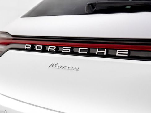 Used 2025 Porsche Macan image 37