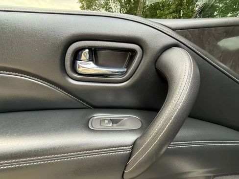 Used 2021 INFINITI QX80 Luxe image 16