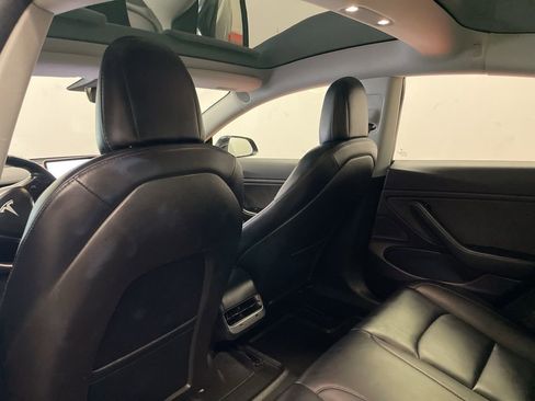 Used 2018 Tesla Model 3 Mid Range image 15