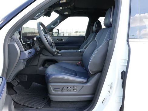 New 2026 INFINITI QX80 4WD image 17