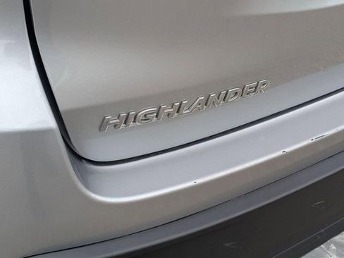 Used 2018 Toyota Highlander XLE AWD/4WD image 10