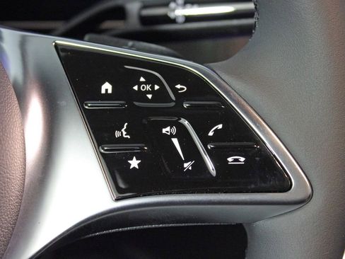 Certified 2025 Mercedes-Benz GLC 300 4MATIC image 22