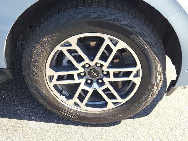 Certified 2025 Ford Expedition Active AWD/4WD image 4