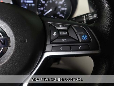 Used 2022 Nissan Rogue Sport SV w/ Technology Package AWD/4WD image 3