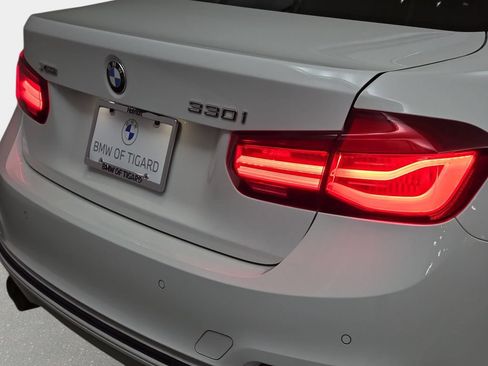 Used 2018 BMW 330i xDrive Sedan AWD/4WD image 34