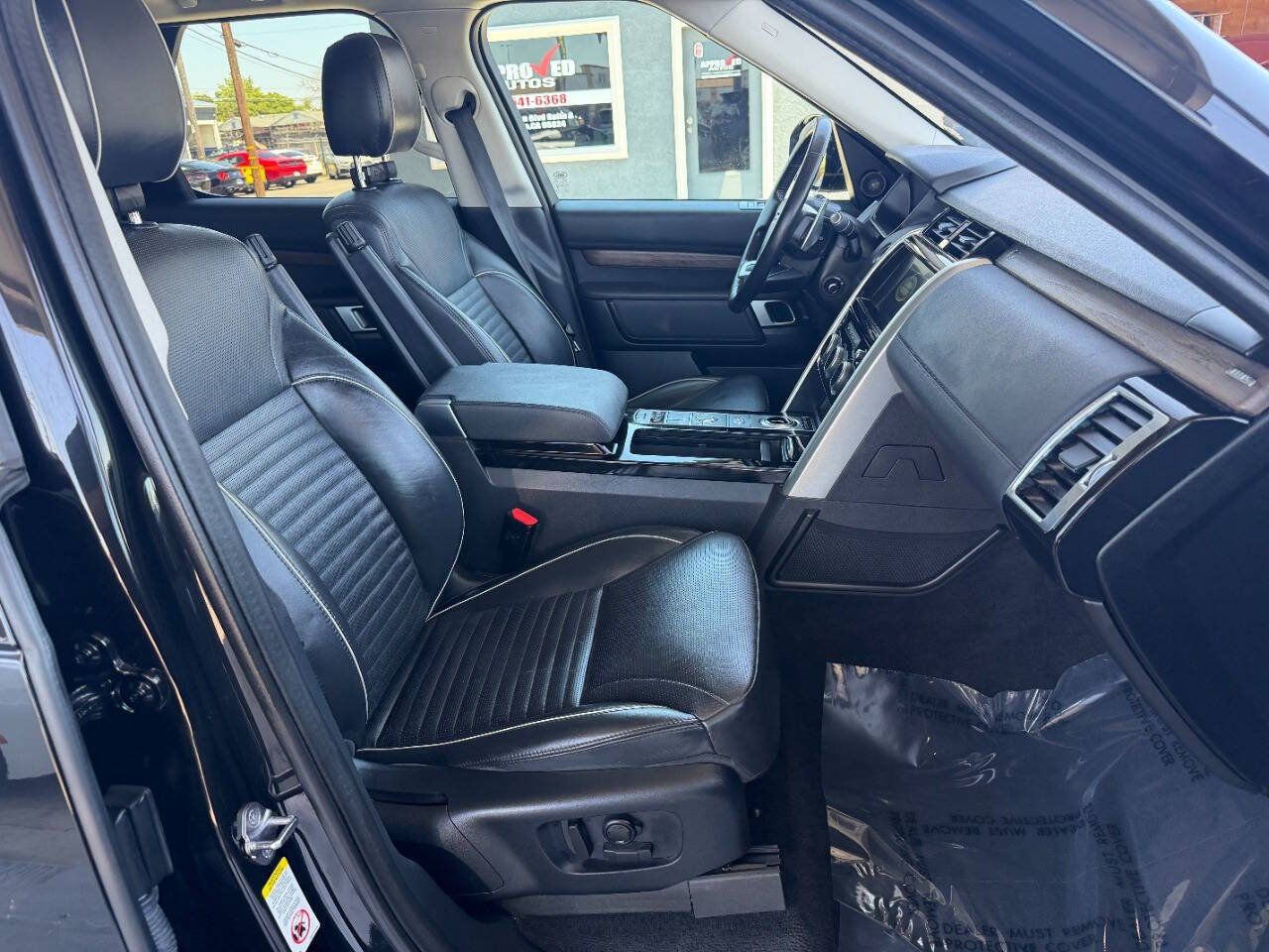 Used 2020 Land Rover Discovery HSE AWD/4WD image 14