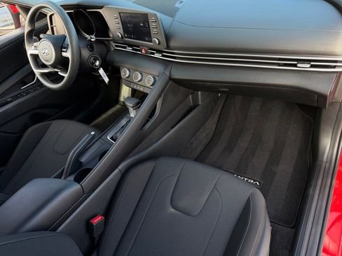 Certified 2023 Hyundai Elantra SE image 26